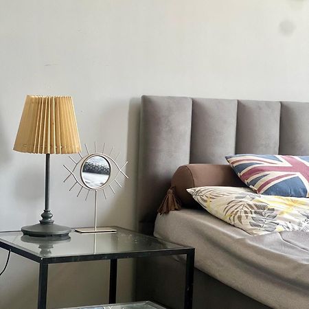 Romantic باتومي المظهر الخارجي الصورة